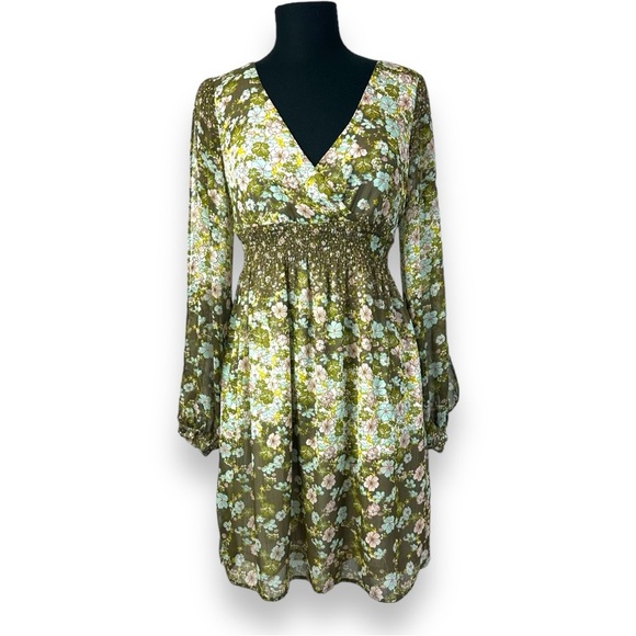 H&M Floral Slit Sleeve Dress 8 - Picture 1 of 13